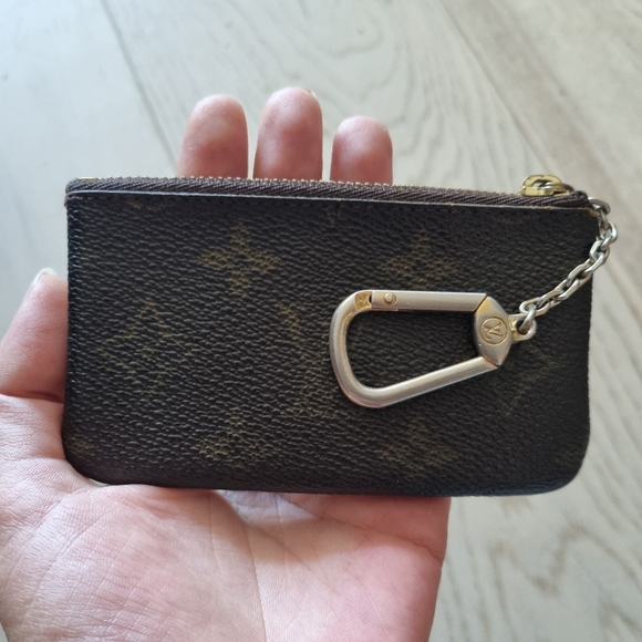 Louis Vuitton Pochette Cle Monogram Key Holder - Picture 4 of 13